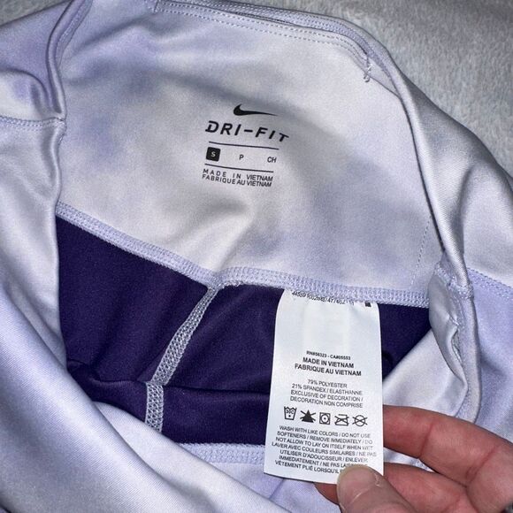 Nike Dri-Fit Small High Rise Cropped Athletic Leggings Purple White Tie Dye NWOT - Picture 3 of 8